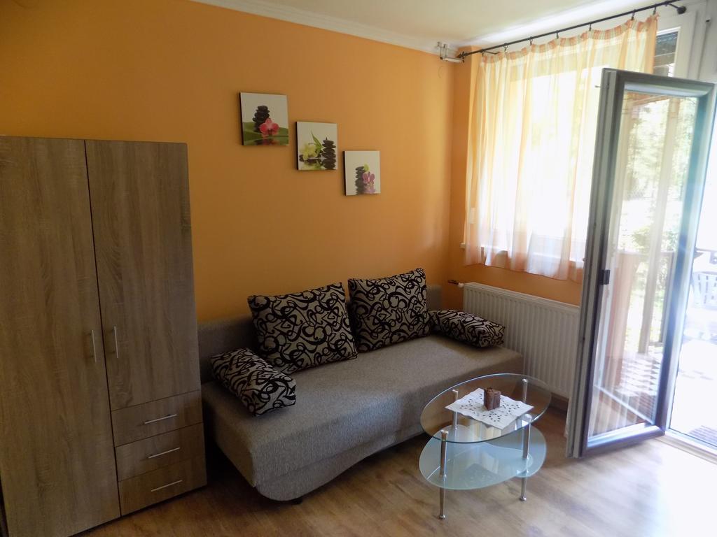 Narcisz Apartman 久洛 外观 照片
